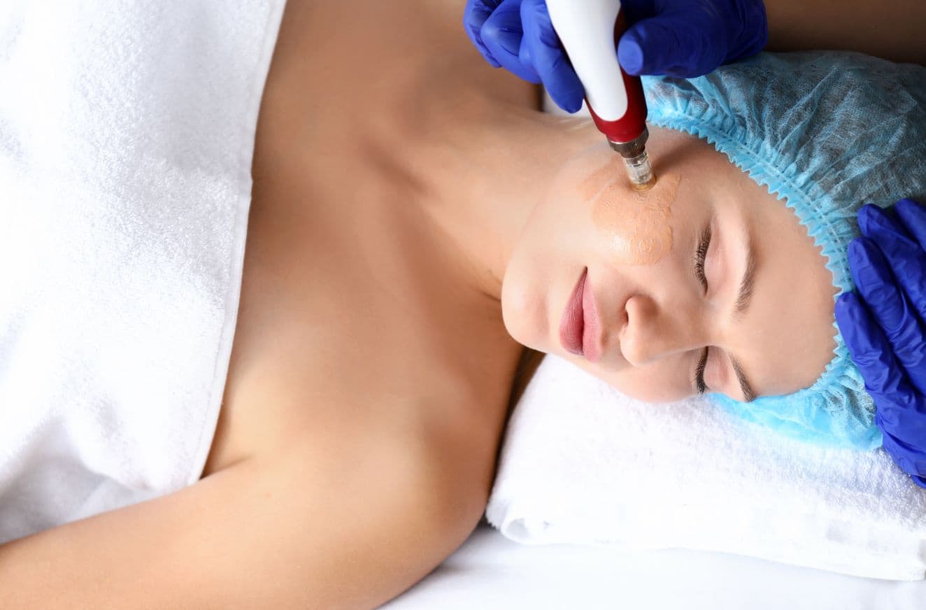 Wimpernverlängerung: Klassik, Hybrid, Volume und Mega-Volume erklärt