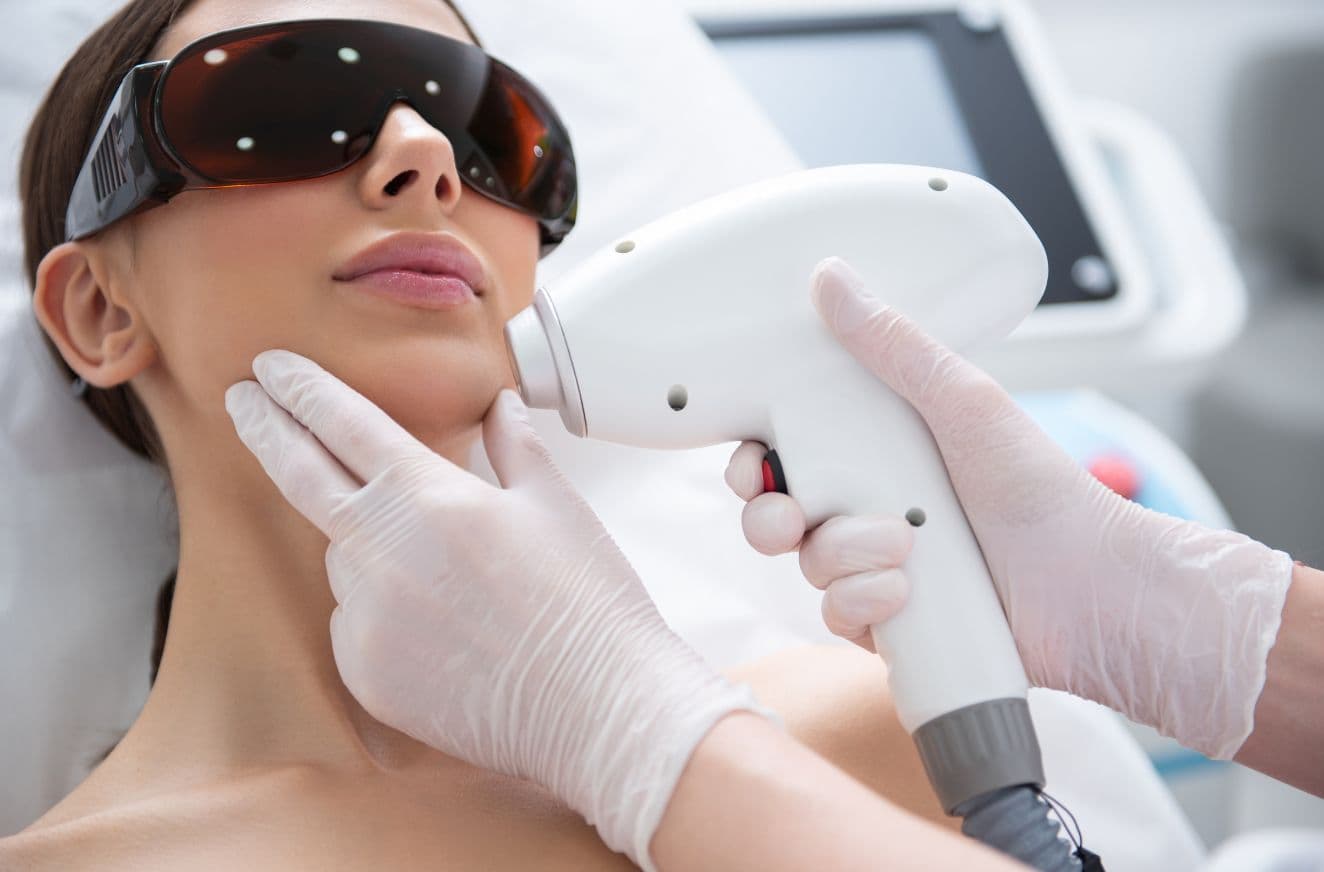 Volume oder Klassik: Welche Wimpernverlängerung zu welchem Auge passt
